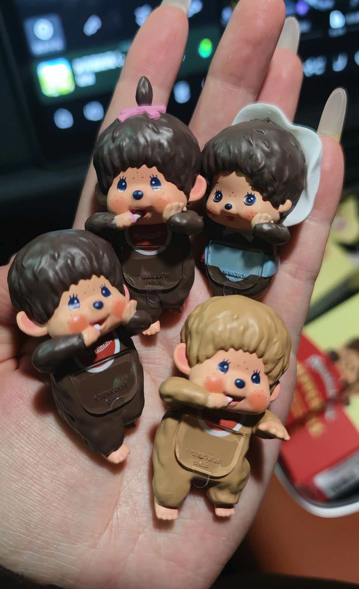 Anime Figure Mengqiqi Lying Po - Phone Accessories Toys incelemesi ve fiyatı